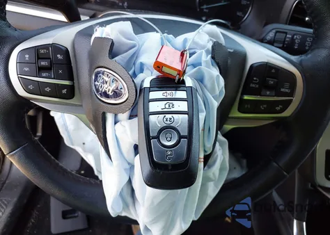 2022 Ford Explorer Xlt from USA, damaged, VIN 1FMSK8DH5NGC15353